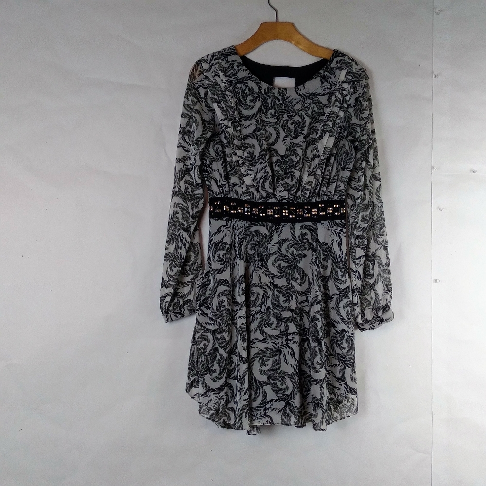 BCBGenerations Dress with gorgeous details size 6